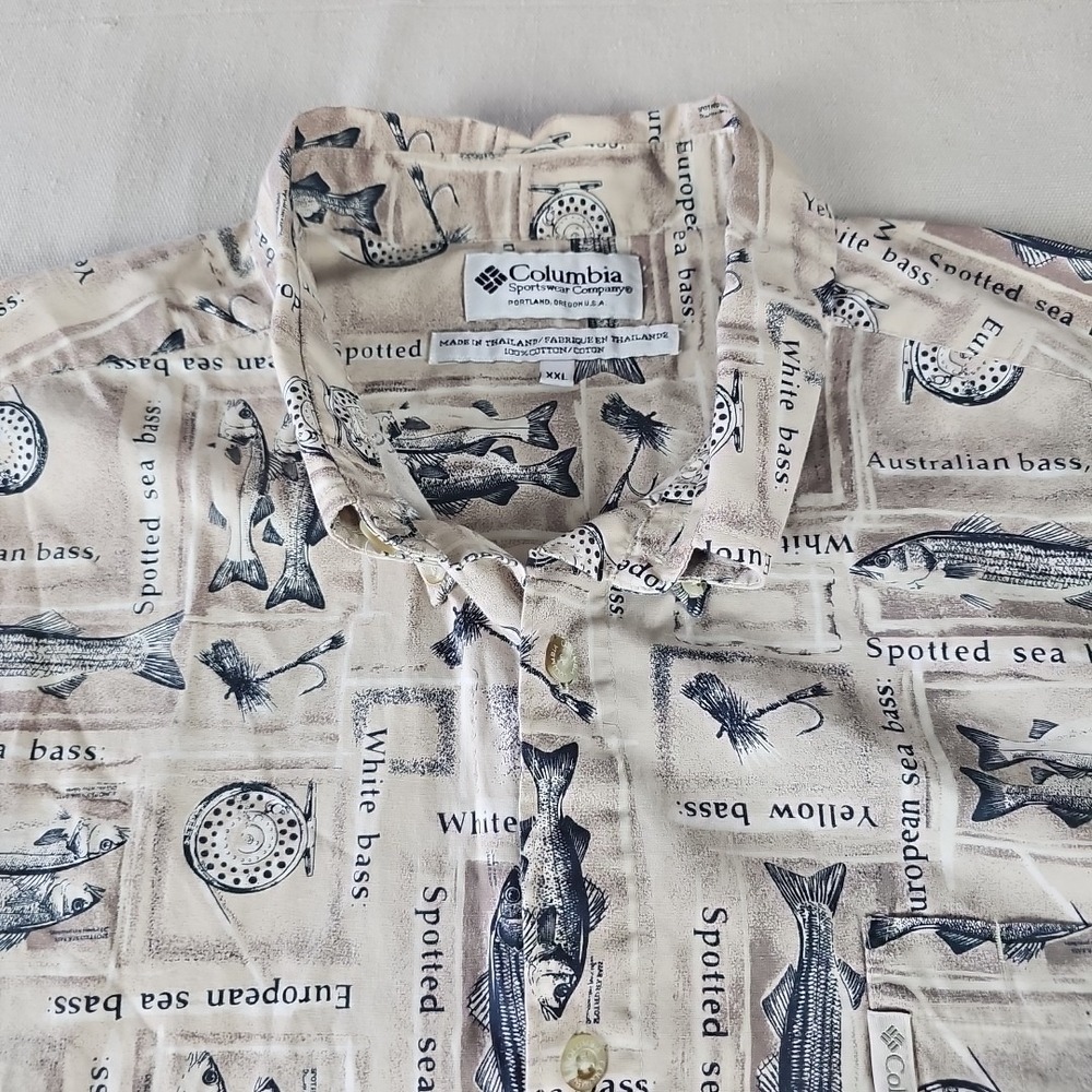 Columbia Shirt Mens 2XL Button Down Short Sleeve Bass Fish All Over Print Casual